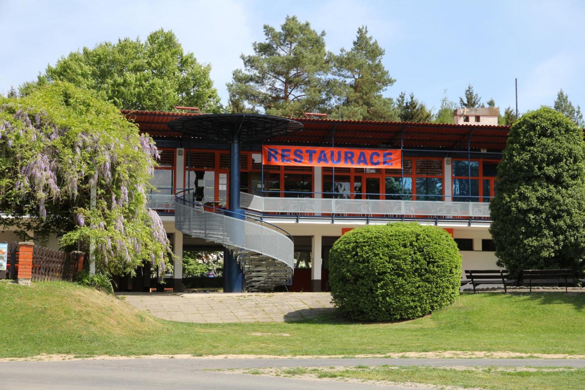 Juniorcamp Nova Zivohost 호텔 Křečovice 외부 사진